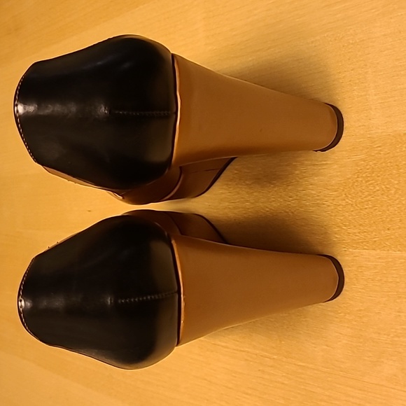 BCBG heels - Picture 3 of 6